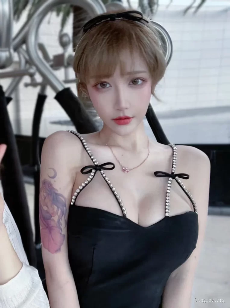 [新发]啾小妍Deer – 全套4期含随包视频[533M-双盘]-浅川摄影