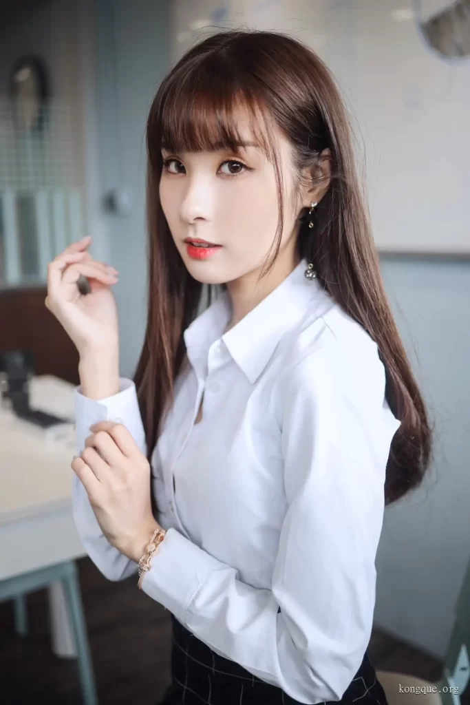 泥泥汝 – 全套无水印14期&视频[9.2G-2024.8新发]-浅川摄影